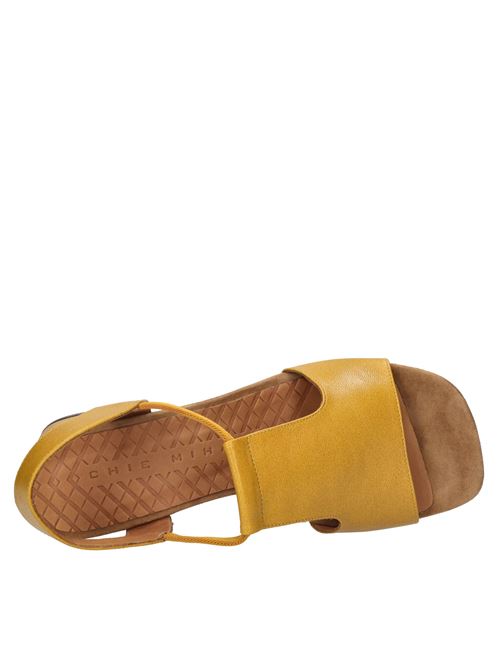  CHIE MIHARA | OZ FOXMANGO-TURRON